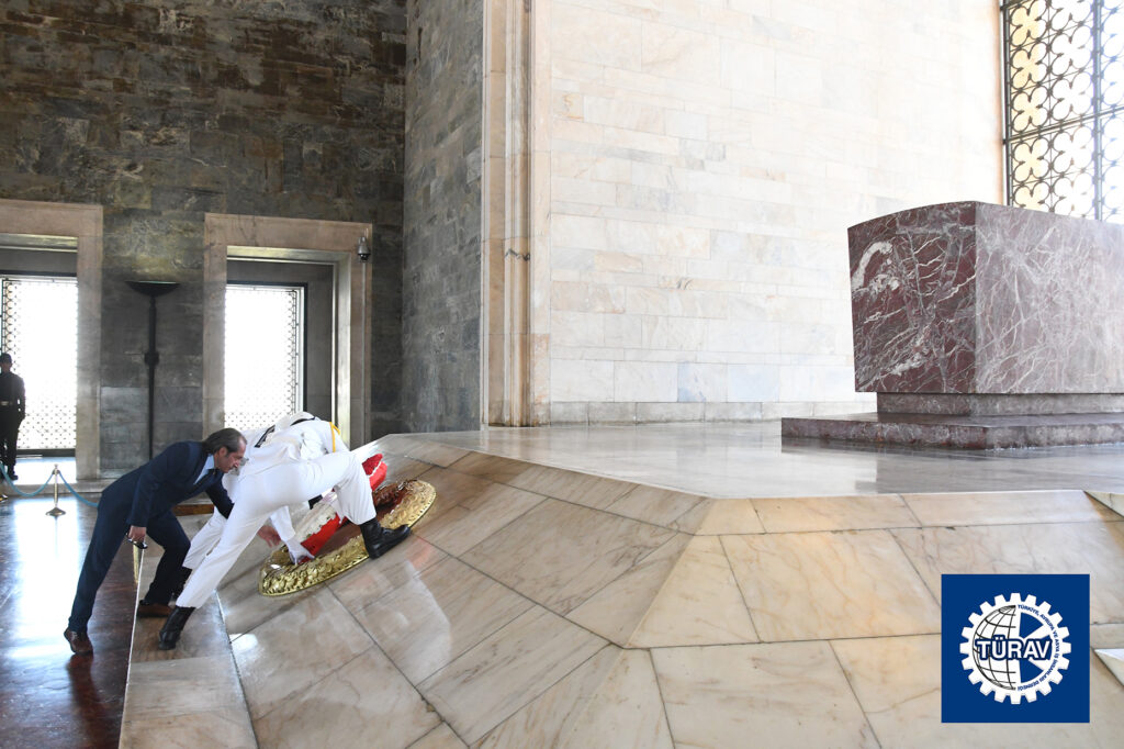 TÜRAV Türkiye ve Avrupa İş İnsanları Derneği Anıtkabir Töreni_Murat Yılmaz Kurt