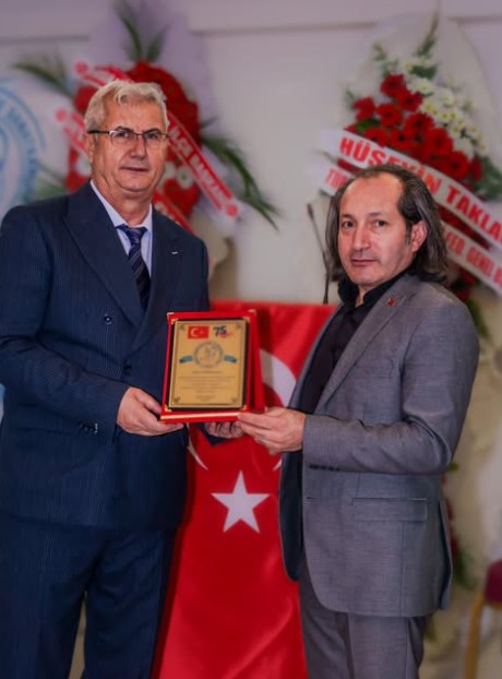 TÜRAV Genel Başkanı Murat Yılmaz Kurt, Ankara Döşemeciler Esnaf ve Sanatkârlar Odası Başkanı Şadi Başar’ın