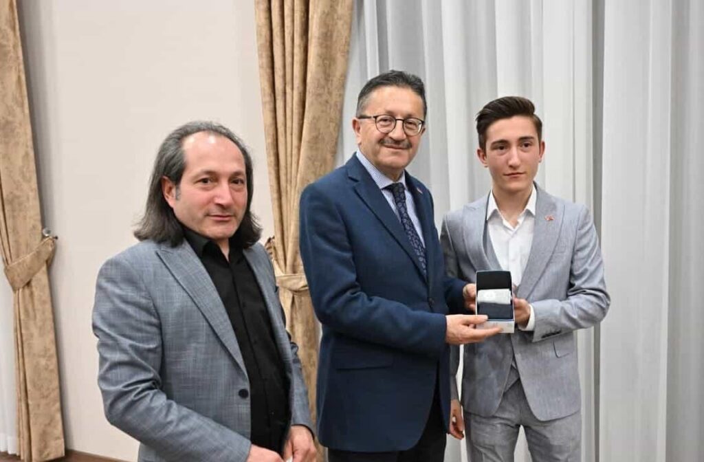 TÜRAV Genel Başkanımız Sayın Murat Yılmaz Kurt, Altındağ Belediye Başkanı Sayın Veysel Tiryaki'nin